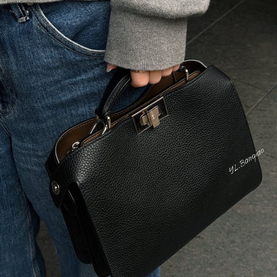 S5397-FENDI 黑色牛皮銀釦 Peekaboo ISeeU手提斜背包-0
