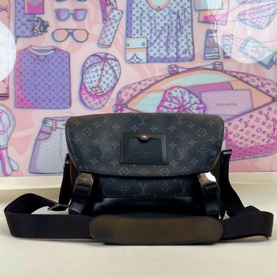 99新LV 路易威登/Louis Vuitton Voyager黑武士邮差包-7