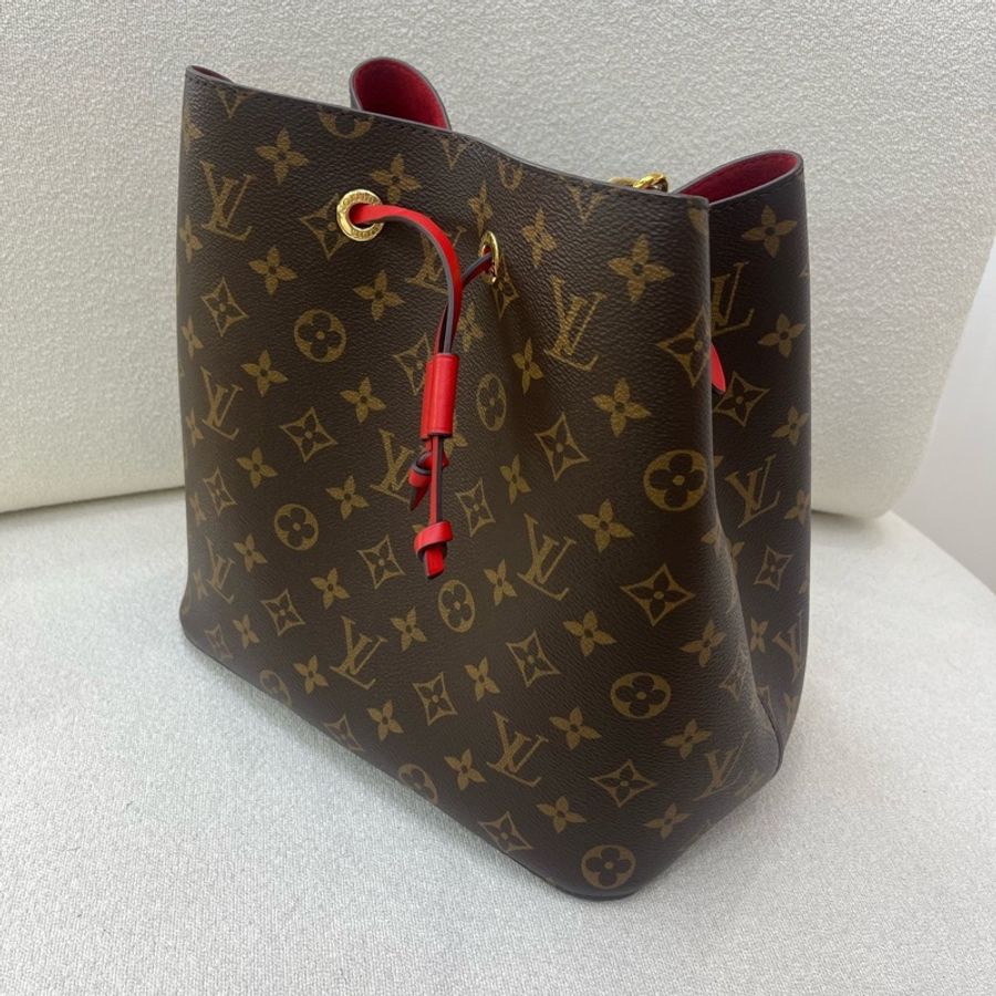 LV路易威登經典老花紅水桶包尺寸26x26x17.5附件:無-3
