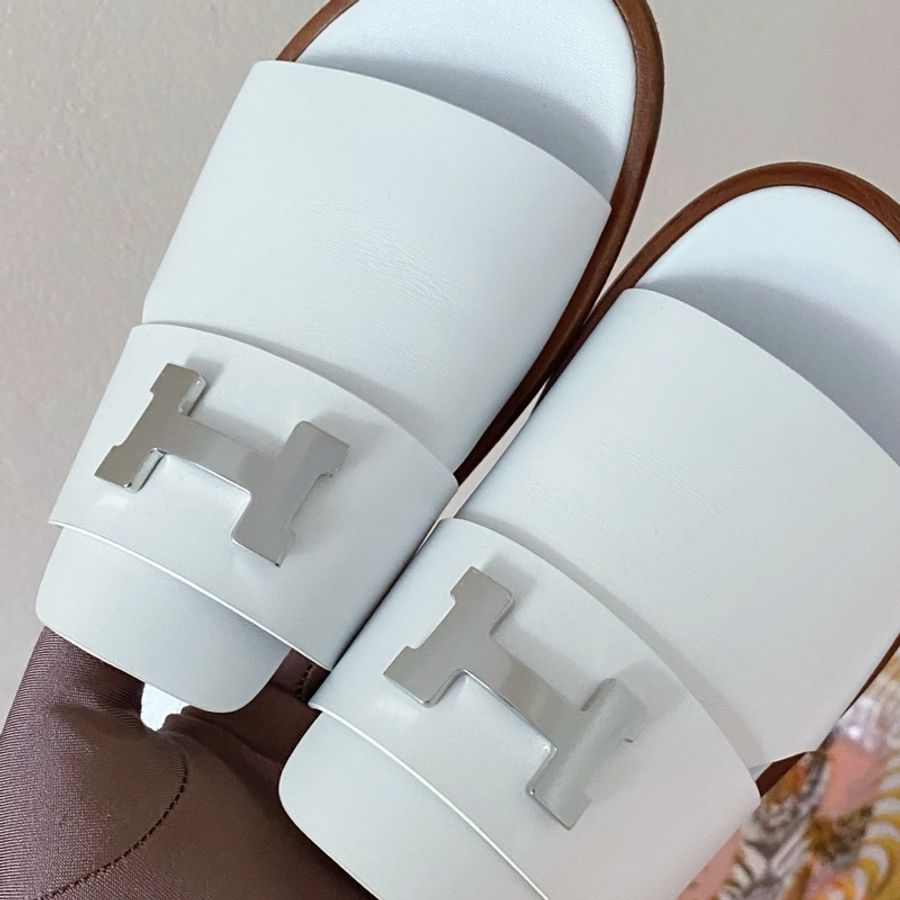 閒置新 未使用 Hermès 愛馬仕康康H扣拖鞋 涼鞋 白色牛皮銀扣 39碼-3