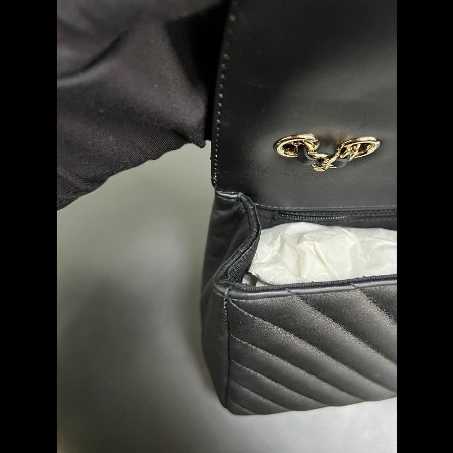 Chanel flap bag chevron-21