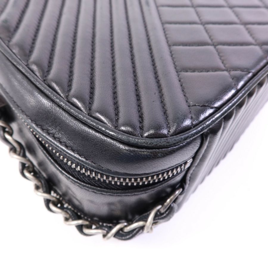 CHANEL 牛皮皮革Coco Boy Camera Bag銀扣鏈帶肩背袋-13