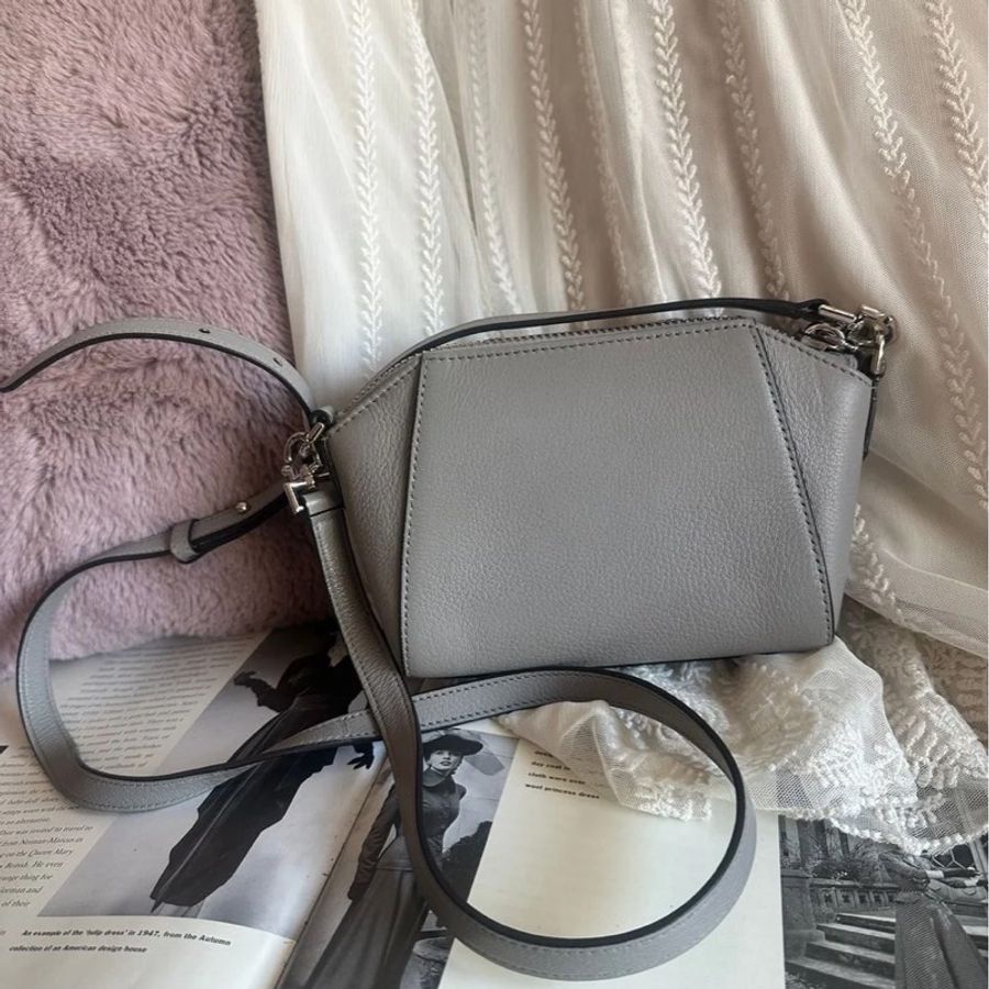 纪梵希 纪梵希包包 迷你 斜挎包 可拆 皮革肩帶 肩背 斜挎 givenchy Antigona crossbody bag grey-4