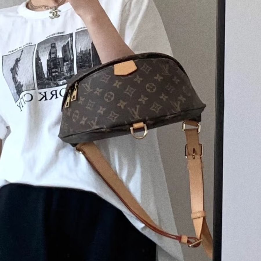 #Louis Vuittonbumbag編碼19年胸包尺寸35*14*12🌴附件~可調節肩帶-2