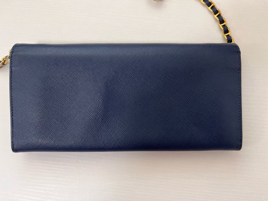 Prada 時尚藍牛皮革鏈條長夾-1