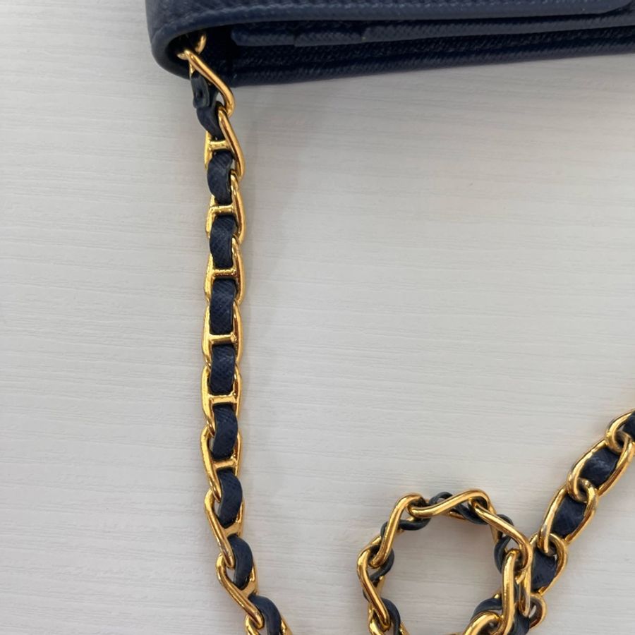 Prada 時尚藍牛皮革鏈條長夾-10