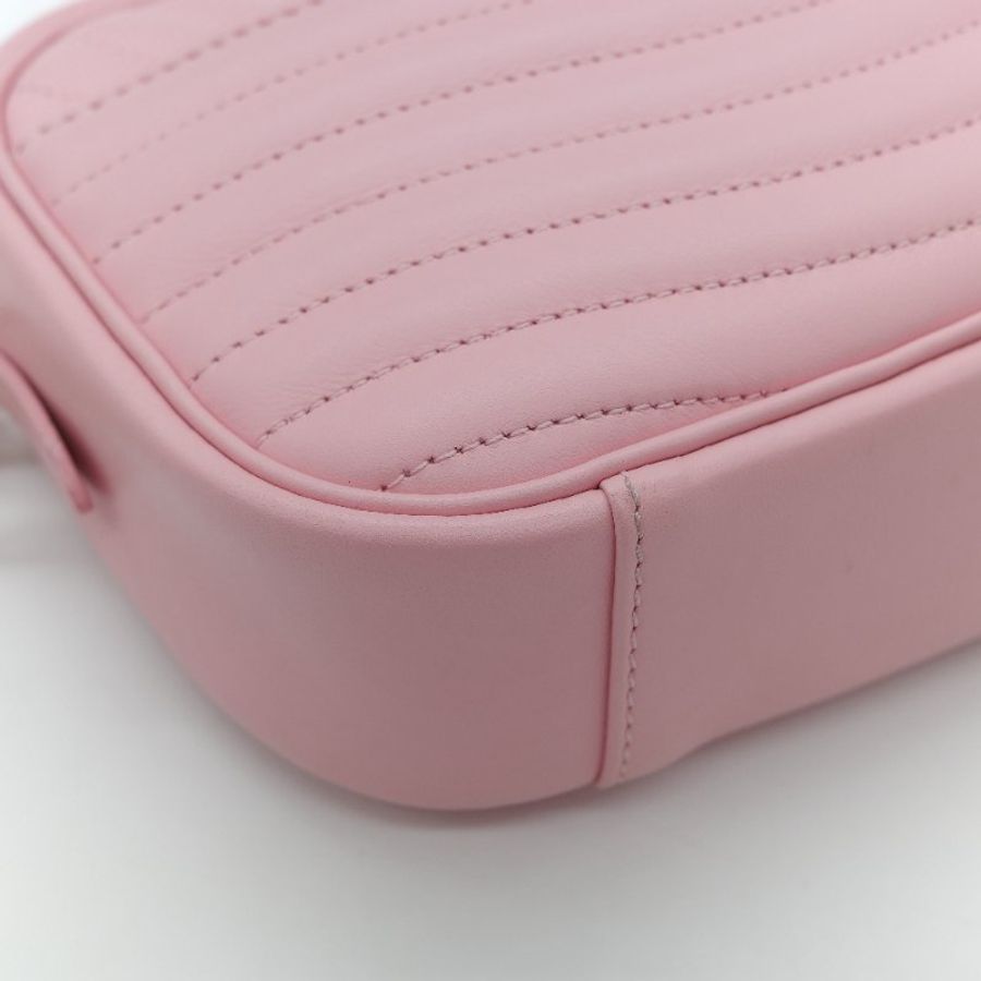 Louis Vuitton 路易威登 New Wave 櫻花粉 絎縫小牛皮 立體波浪紋拉鍊 斜背相機包-8