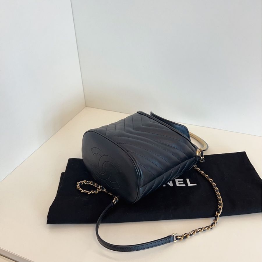✨Chanel 稀有漢堡系列 V紋水桶包 98新🖤-9