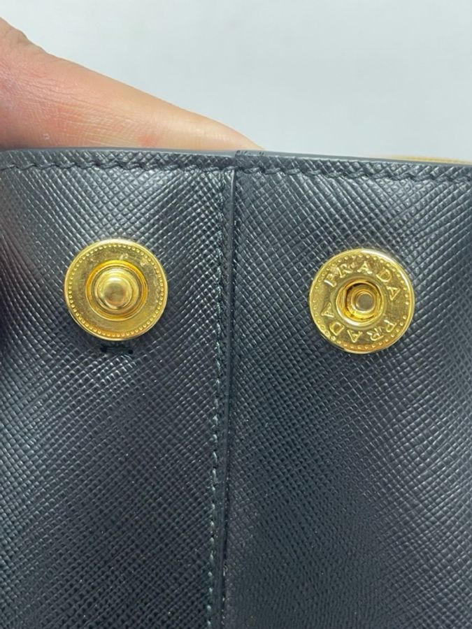 Prada普拉達 殺手包黑金色,底長29cm,附件:肩帶、-13