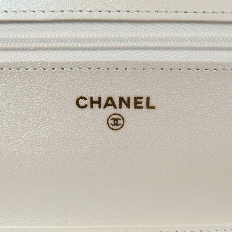 CHANEL 羊皮皮革WOC Wallet On Chain金扣鏈帶肩背袋-13