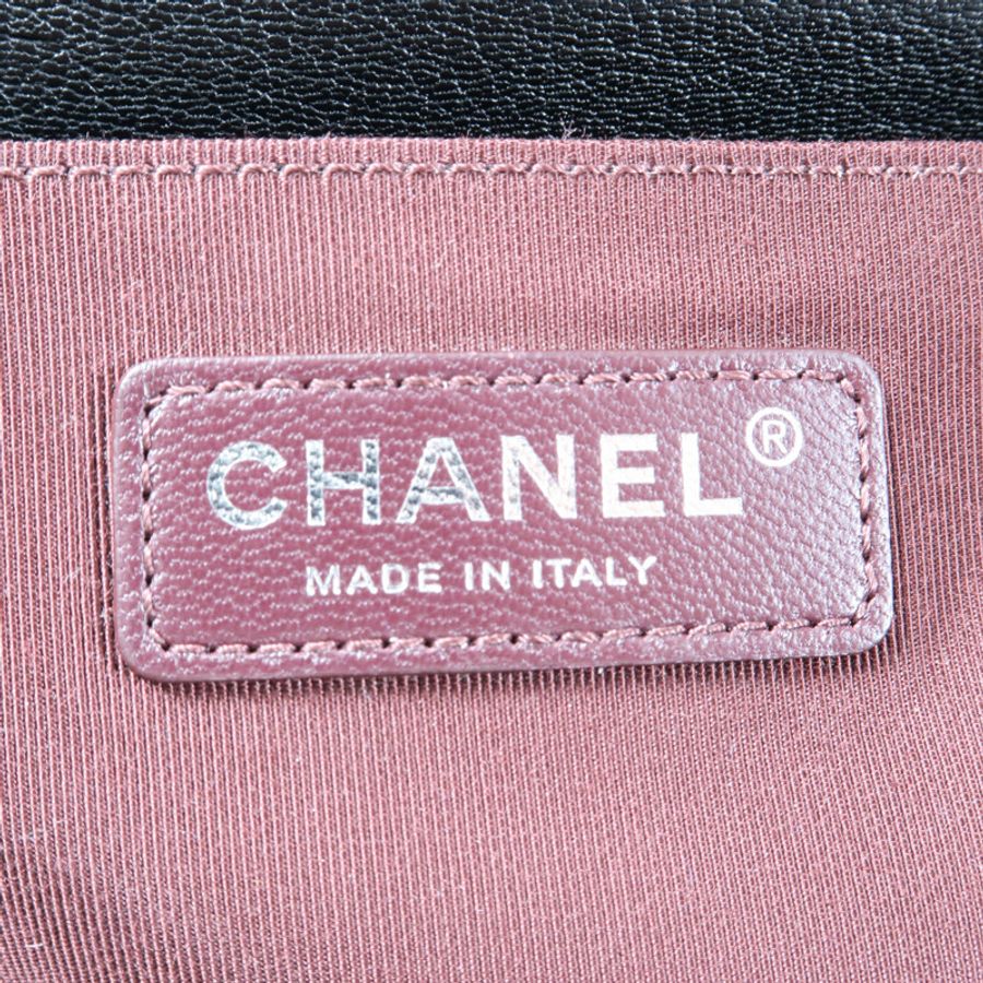 CHANEL 牛皮皮革Boy 25鏈帶肩背袋-13