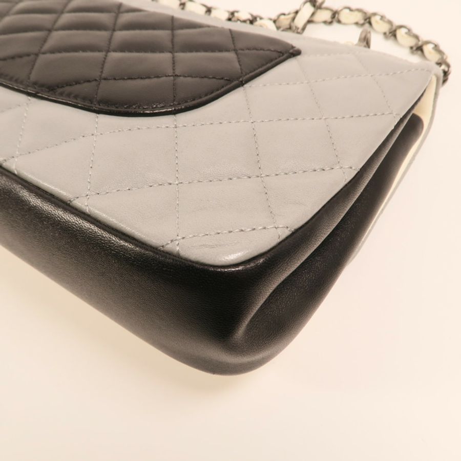 CHANEL 羊皮皮革Chain Shoulder銀扣肩背袋-15