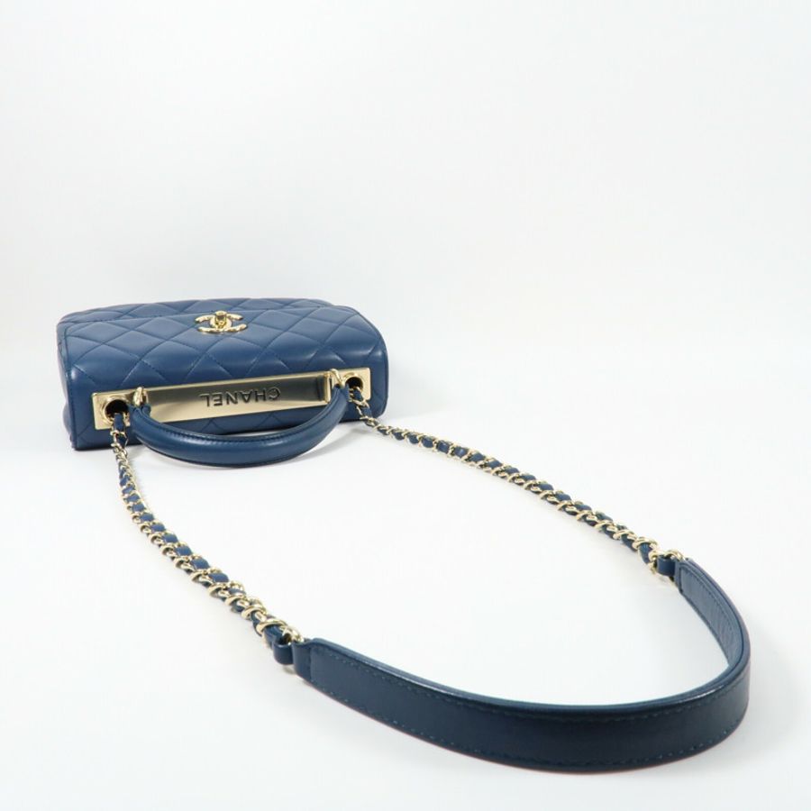 CHANEL 羊皮皮革Trendy CC金扣鏈帶手挽肩背兩用袋-11