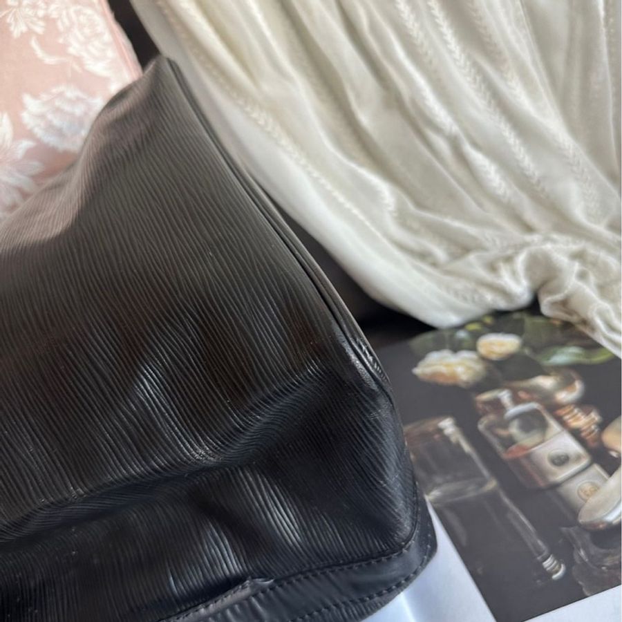 路易威登 水桶包 肩背 水波紋 手提包 側背包 托特包 黑色 中古包 復古包 古董包 經典款 vintage Louis Vuitton noe bucket bag black-17