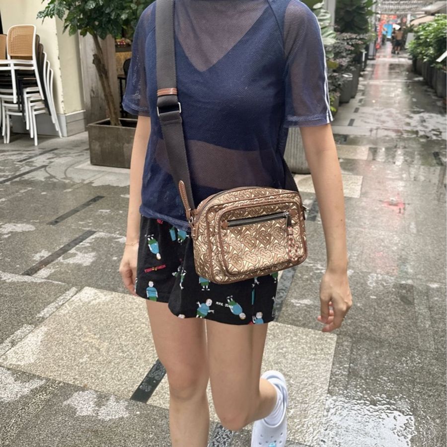 博柏利 老花 Burberry 咖啡色滿版TB包 側背包 斜背包 斜挎包 相機包 camera bag 中性款式 男女合用-2
