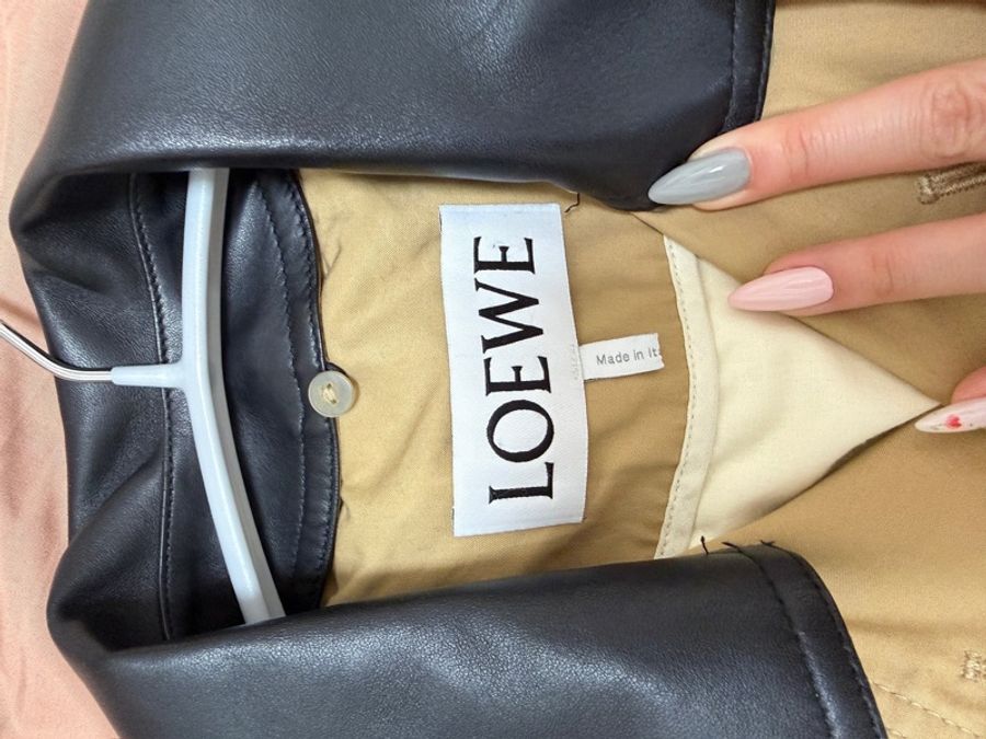 Loewe Pleated Trench Coat 卡其風衣外套 領子可拆 領子/背後logo標是羊皮材質-3