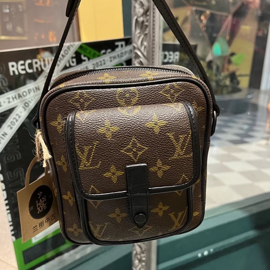 LV路易威登Christopher老花相機包 芯片 尺寸15×18 附件防塵袋-5