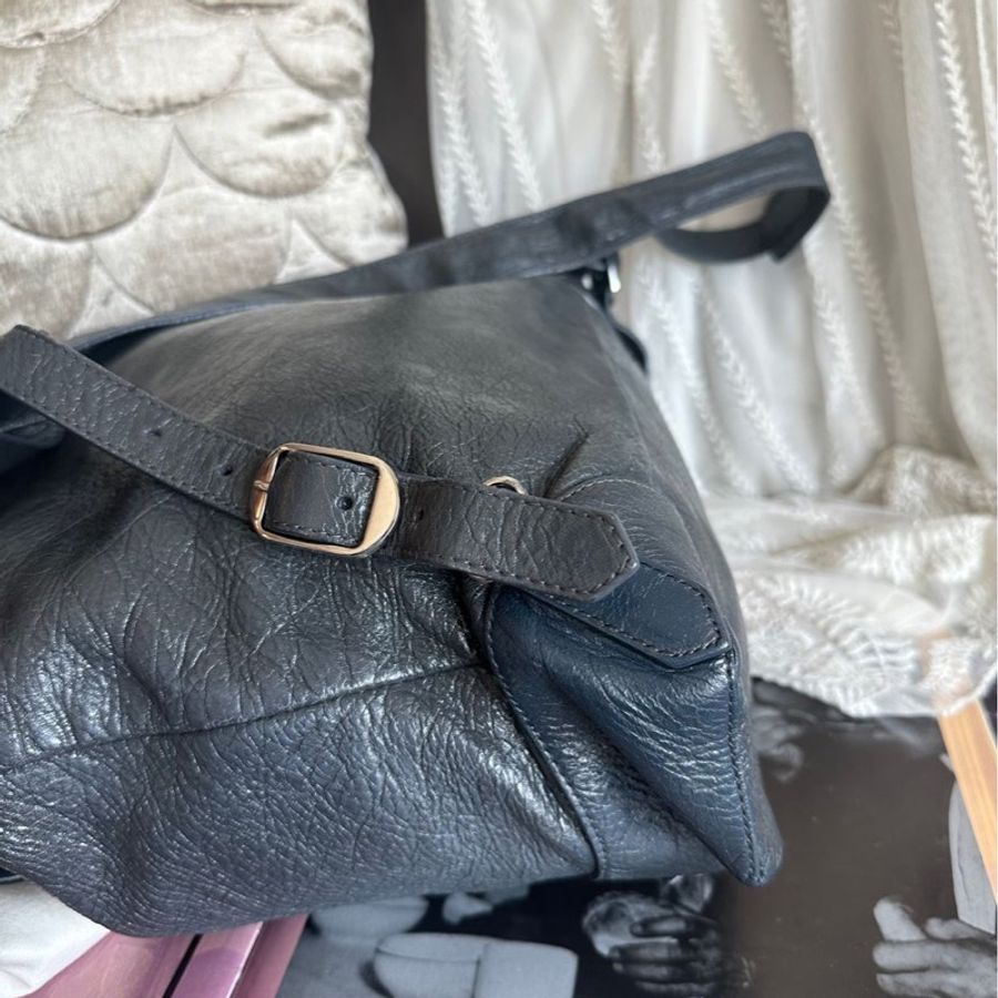 巴黎世家 後背包 雙肩包 機車包 灰色 男生女生可用 油蠟牛皮 皮革 balenciaga city backpack grey-14