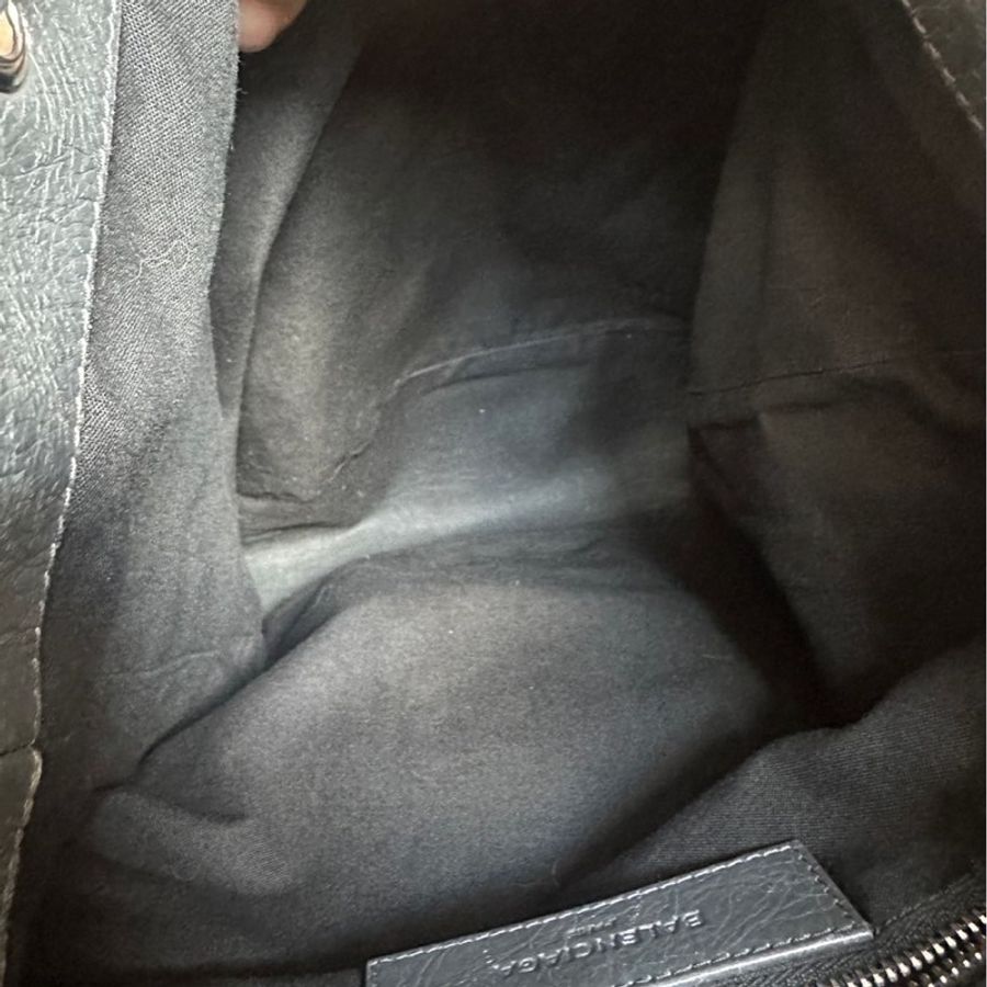 巴黎世家 後背包 雙肩包 機車包 灰色 男生女生可用 油蠟牛皮 皮革 balenciaga city backpack grey-25