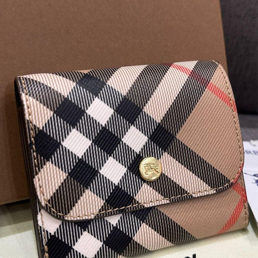 💎Han's house精品服飾💎Burberry 零錢包 卡包 卡夾 14.X14.5CM 原價12800-6