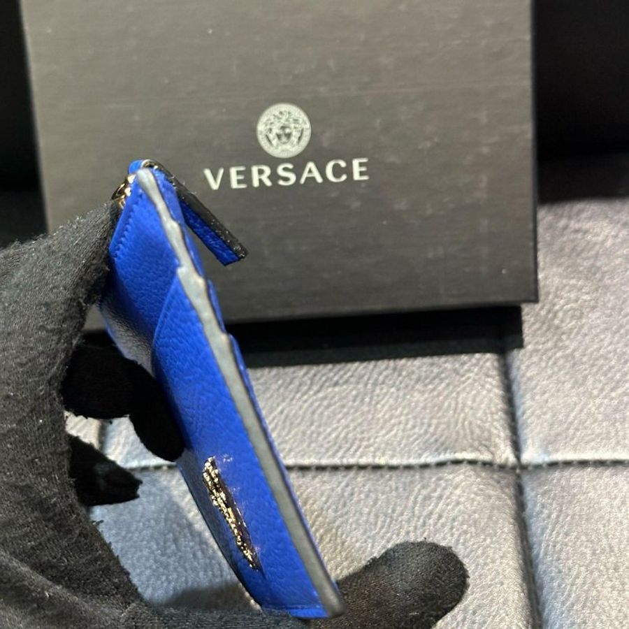 💎Han's house精品服飾💎 VERSACE 凡賽斯 女神頭 頂級 黑牌 零錢 卡 包-1