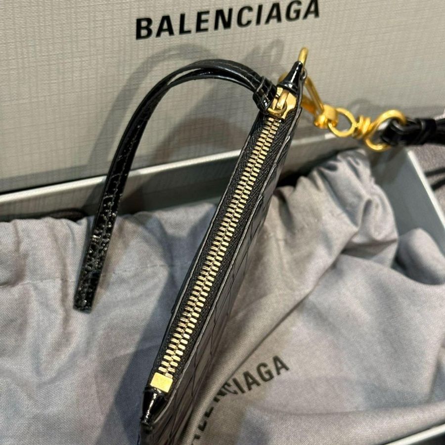 💎Han's house精品服飾💎Balenciaga 巴黎世家 機車 牛皮 鱷魚紋 頸掛包 卡夾 零錢包 8X13CM 原價16950-3