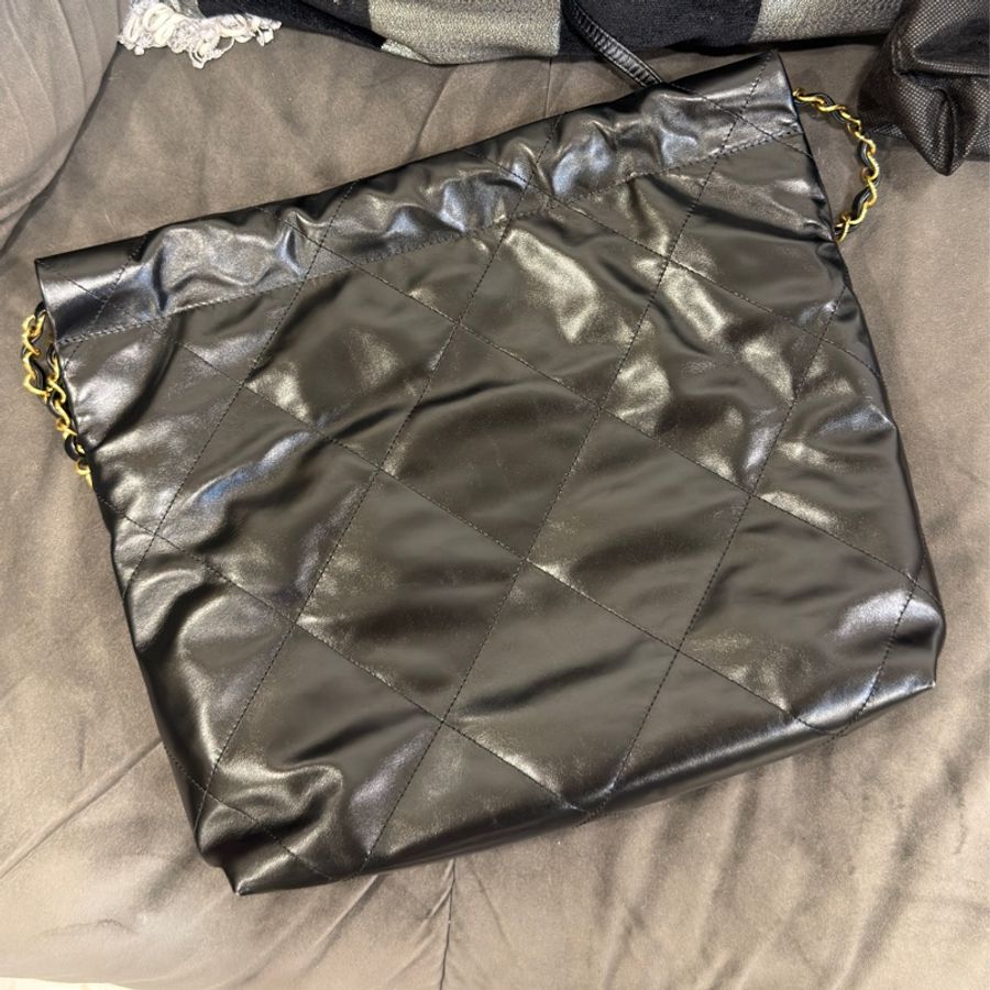 #全新全配🈶購證 #賠售割愛有緣人💕 Chanel 22bag黑金垃圾袋小號 芯片款-13
