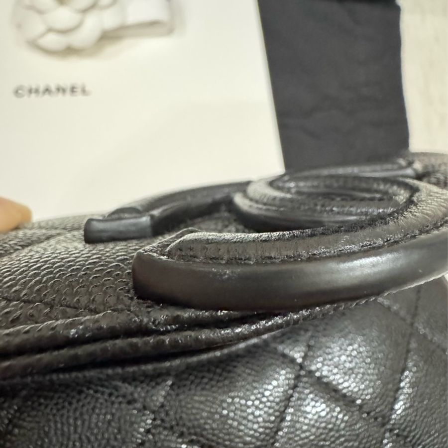 Chanel 23P 黑色荔枝牛皮大LOGO馬鞍包 AS3867-14