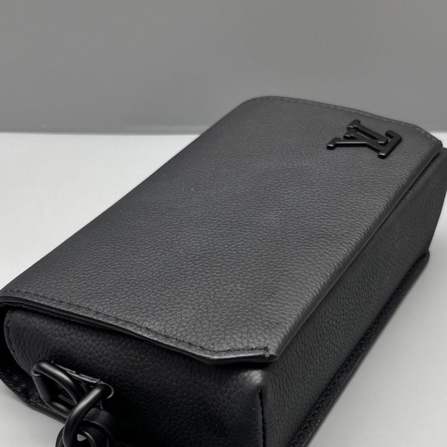 LouisVuitton 路易威登 黑色Fastline郵差包 尺寸17*12 無附件-9