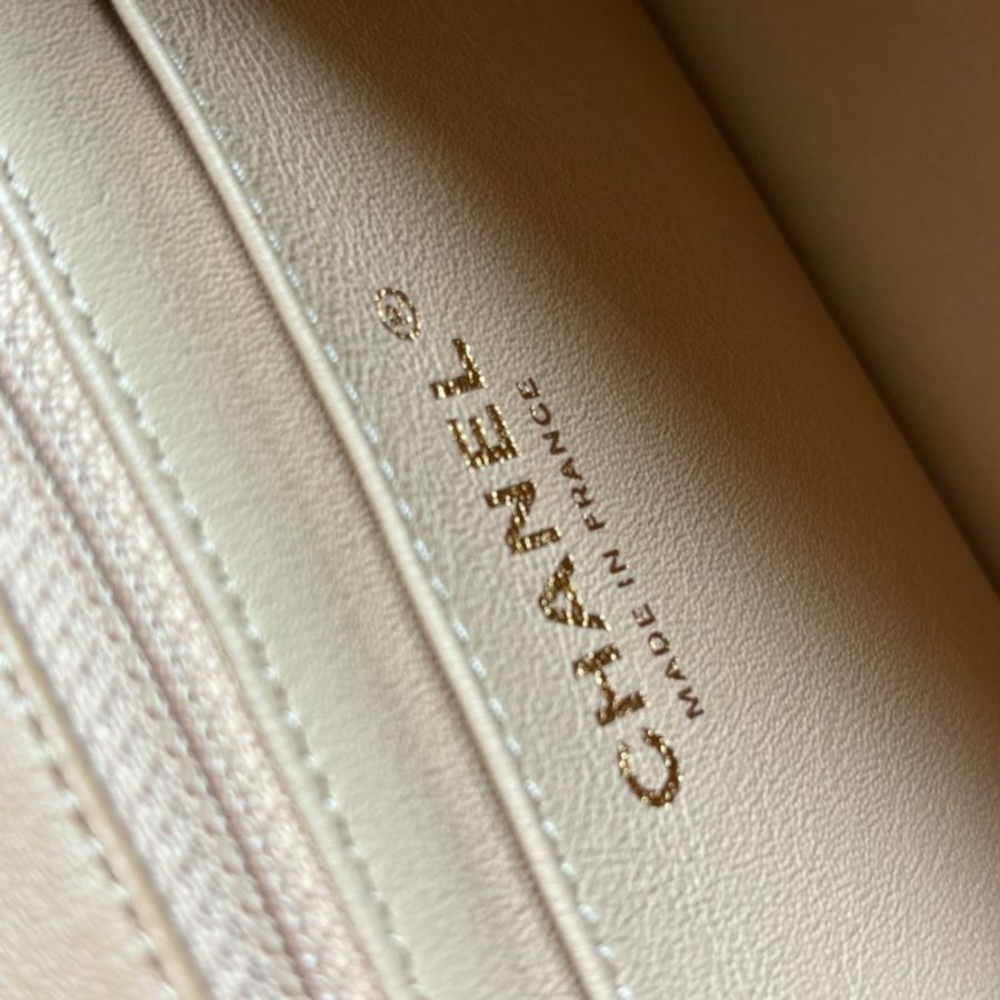 COCO 17 ::Chanel:: Mini Square Flap Bag 奶茶色x黑 拚色經典方胖雙色斜背練包 口蓋包-15