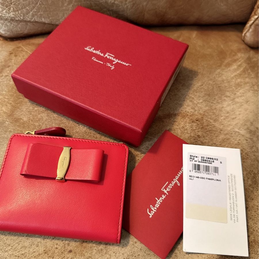 未使用Salvatore Ferragamo(短卡夾原價15900元)-8