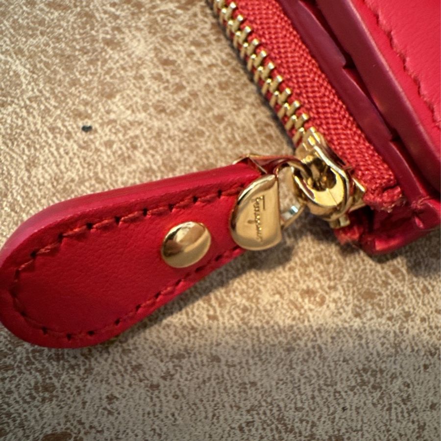 未使用Salvatore Ferragamo(短卡夾原價15900元)-21