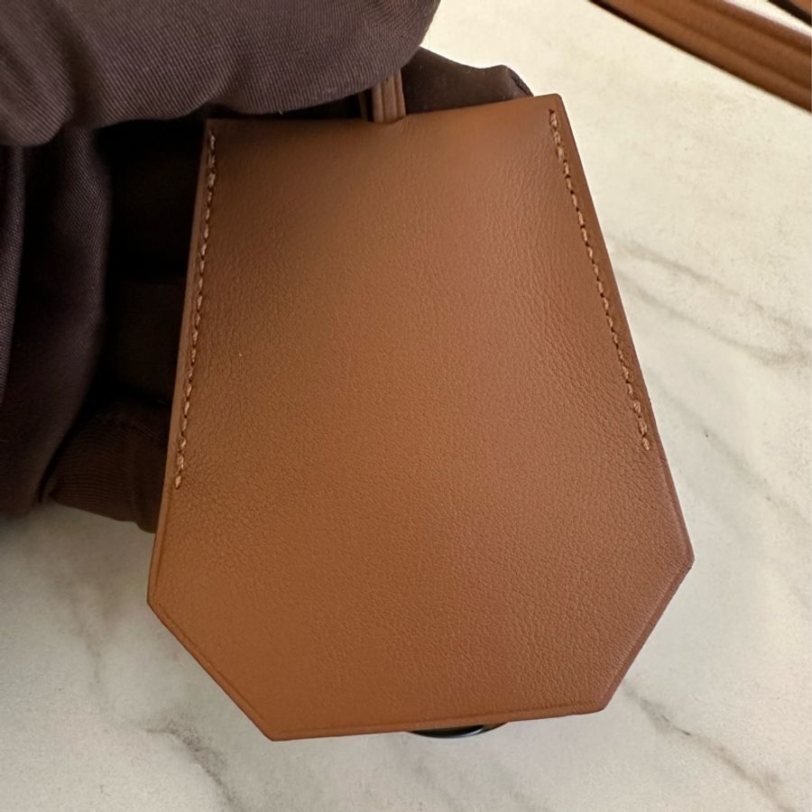 Hermès 2024 年度紀念禮物騎士壓印皮革鑰匙圈吊飾-2