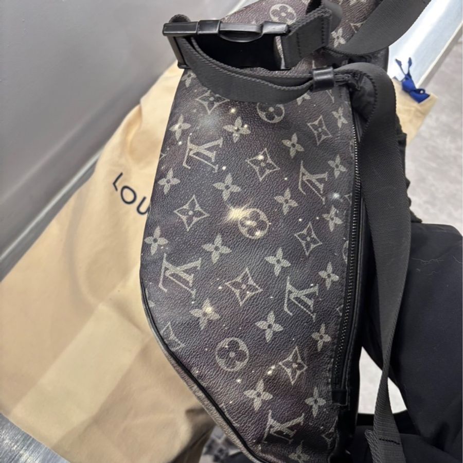Louis Vuitton LV Galaxy Discovery腰包 星空配色|Classic Trend CT精品|台北東區實體-7