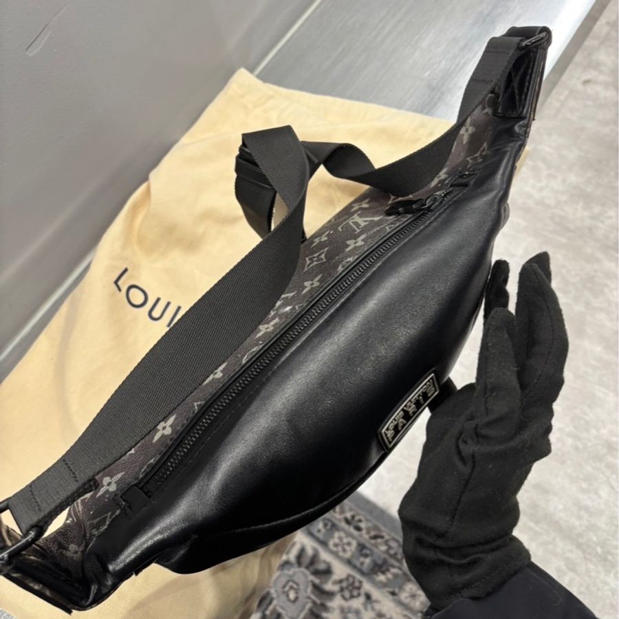 Louis Vuitton LV Galaxy Discovery腰包 星空配色|Classic Trend CT精品|台北東區實體-9