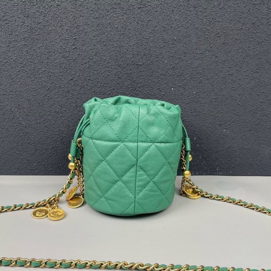 Chanel綠色荔枝紋牛皮金幣 mini小水桶 新款10*11*10cm 99新配件塵袋盒子-9