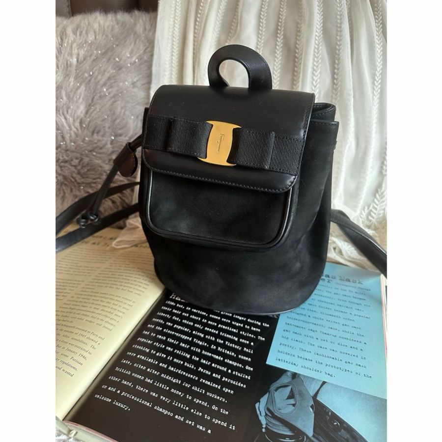 菲拉格慕 背包 後背包 後背包 雙肩包 黑色 黑色皮革 中古 中古包背囊 蝴蝶結 vintage ferragamo bow black suede /calf leather backpack-5