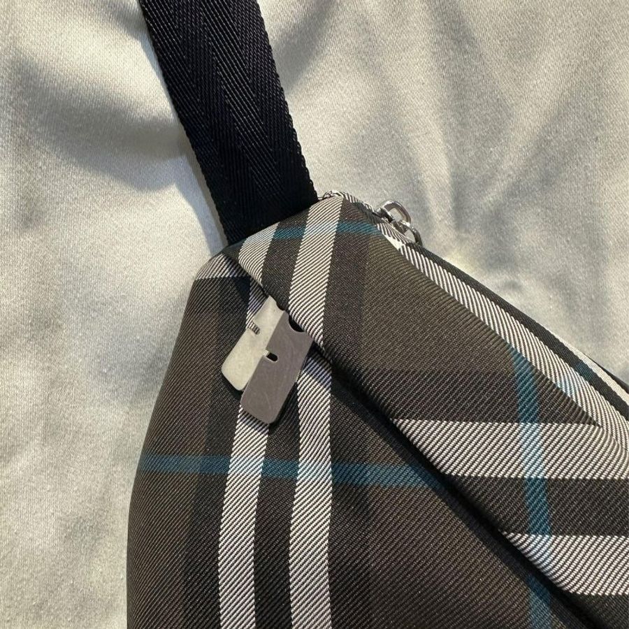 💎Han's house精品服飾💎burberry 刺繡 戰馬 腰包 意大利製 現貨 原價32500-3