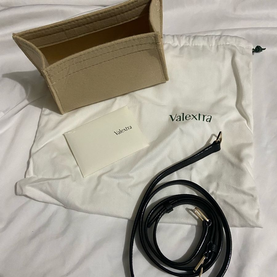全新Valextra micro brera bag 黑色  （新版）-6