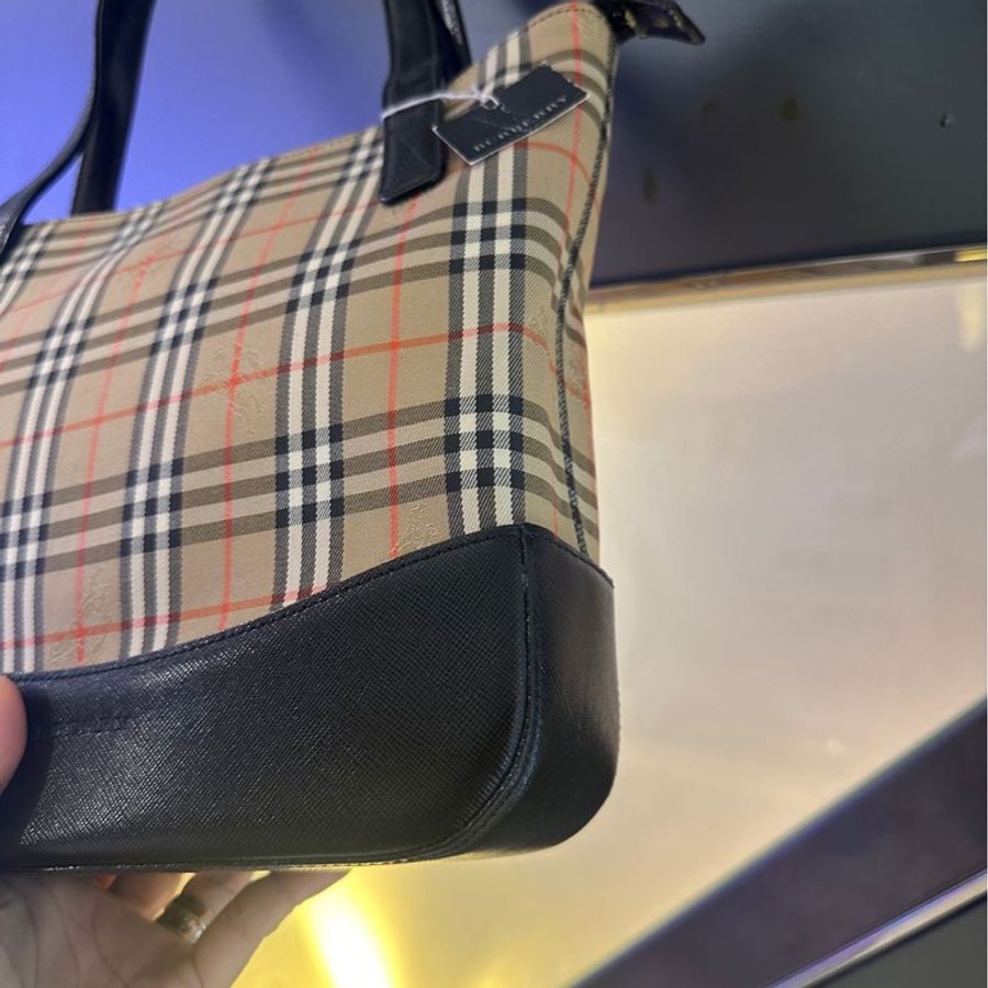 博柏利 托特包 手提包 很新 腋下包 側背包 英倫風 黑色皮革老花 米色底格紋帆布 中古包 復古包 古董包 burberry nova check shoulder bag tote bag-16