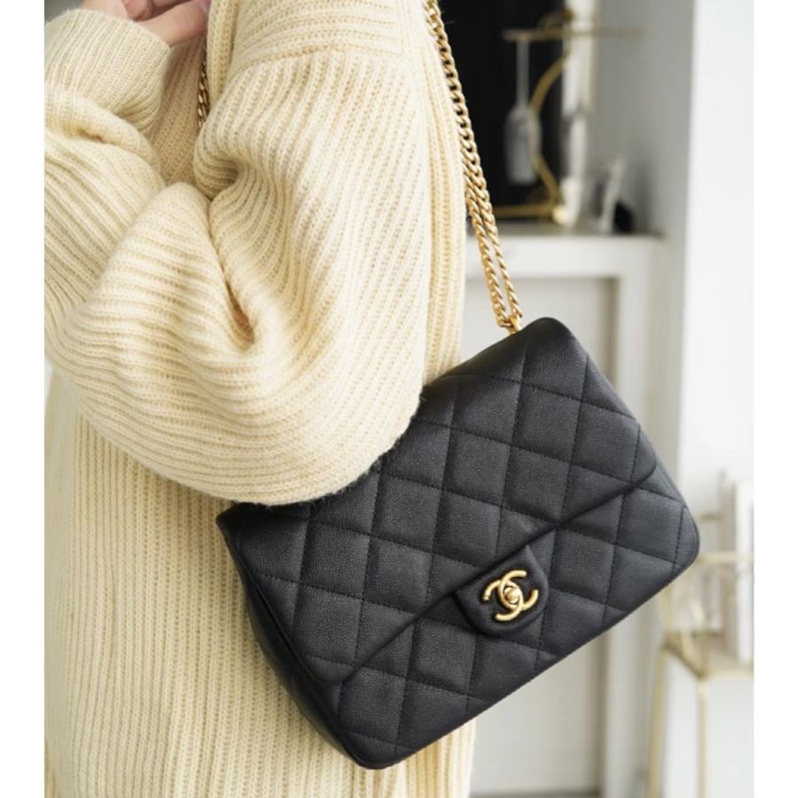 香奈兒cf方胖子 Chanel 23P黑金荔枝牛愛心調節釦肩背包AS3921 近新閒置品🖤可送禮-9