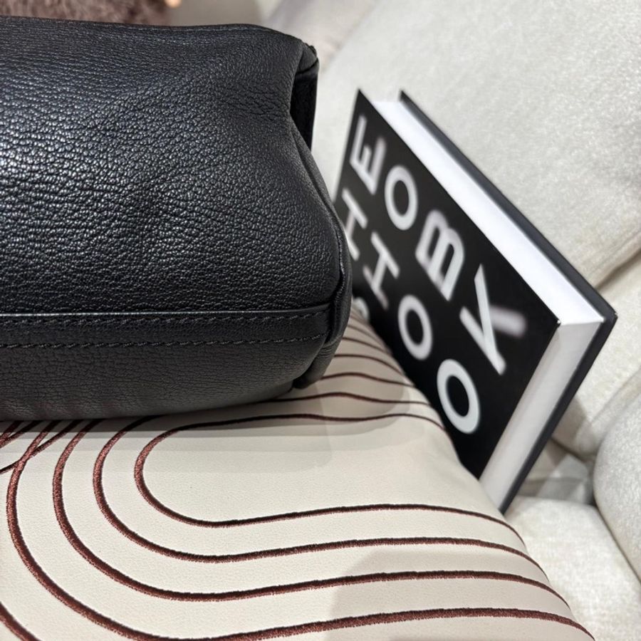 Givenchy Pandora Mini Crossbody Bag 黑色,-8