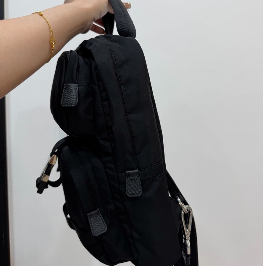 PRADA Re-Nylon 黑色 尼龍 十字紋 皮革 胸包 胸口包 斜背包 側背包 肩背包 腰包-16