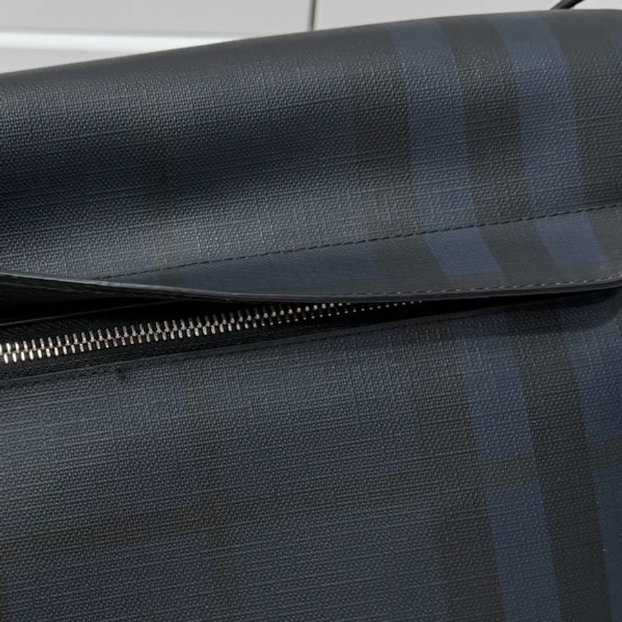 BURBERRY LONDON CHECK LOGO 格紋 郵差包 斜背包 側背包 肩背包-31