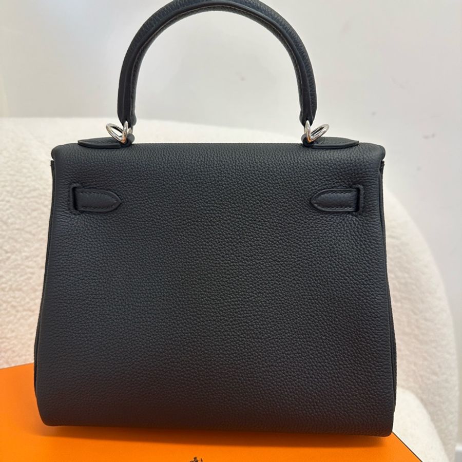 全套 全新 26.3月單 Hermes 愛馬仕 Kelly25 黑銀 Togo皮 K刻～質感無敵 黑銀配色經久不衰 好飒～-1