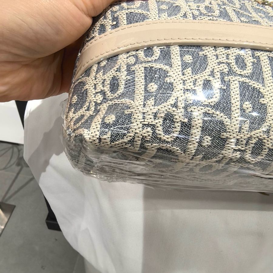 DIOR迪奧 全新Montaigne Cigale 海鹽藍腋下包 hobo餃子包-12
