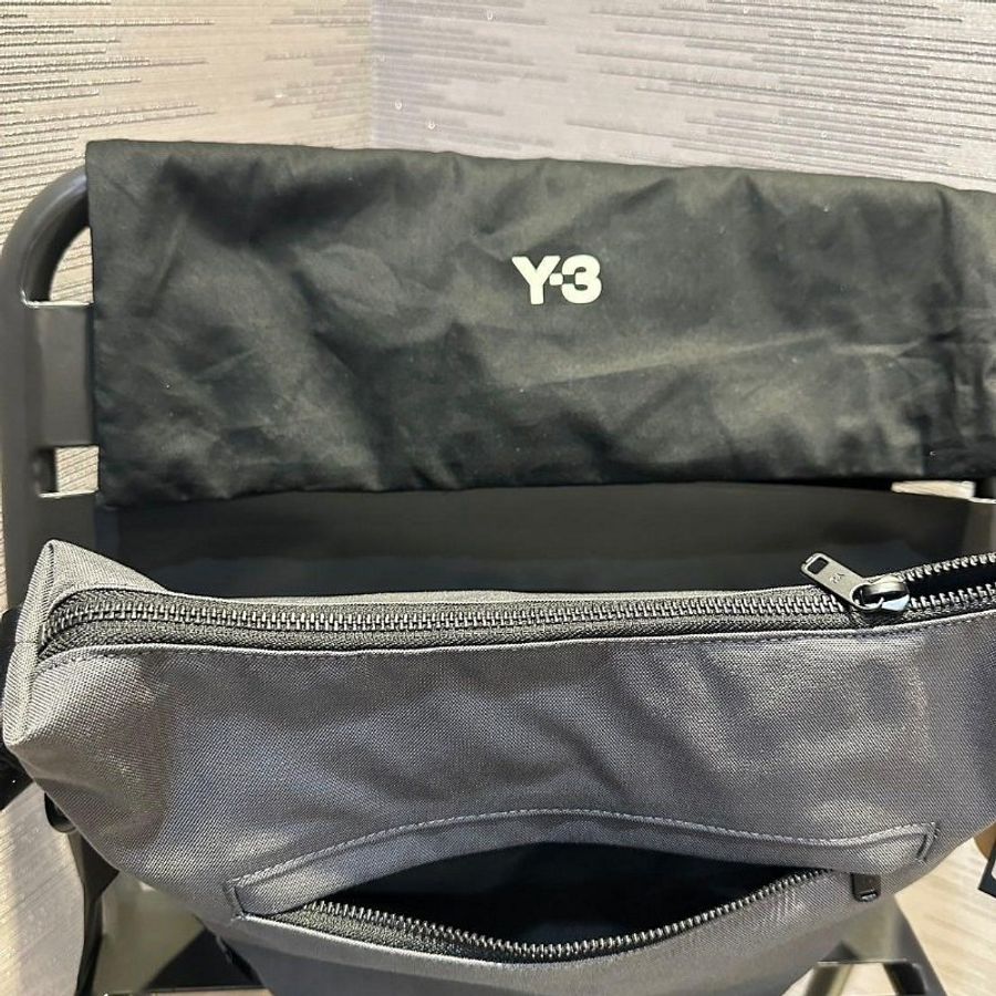 💎Han's house精品服飾💎Y-3 Y3 防水 側背 包 現貨 原價9500-4
