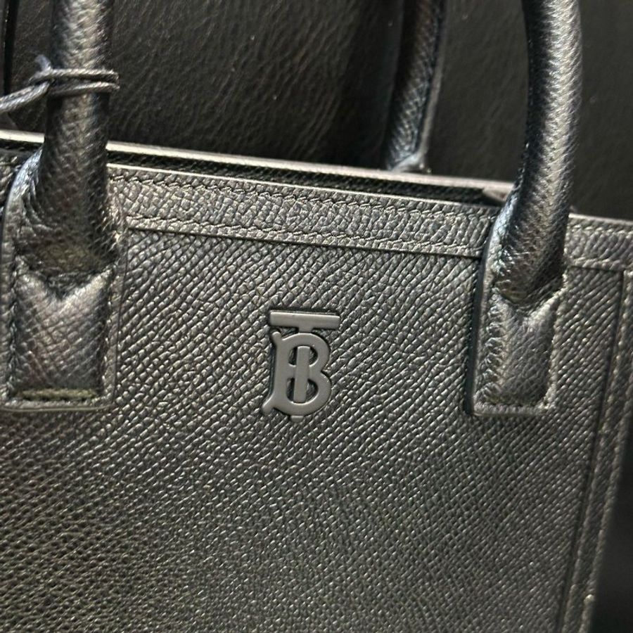 💎Han's house精品服飾💎Burberry TB 荔枝 小牛皮 肩背包 義大利製 現貨 原價53900-5