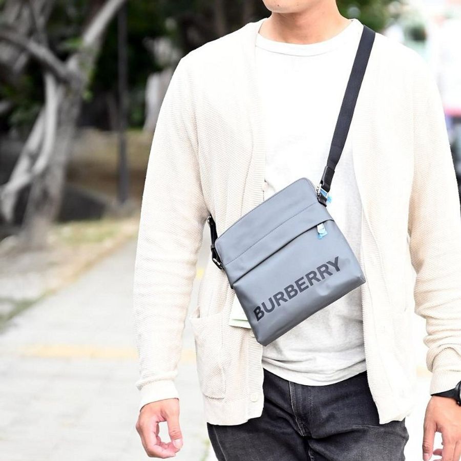 an's house精品服飾💎Burberry LOGO 尼龍 側背包-0