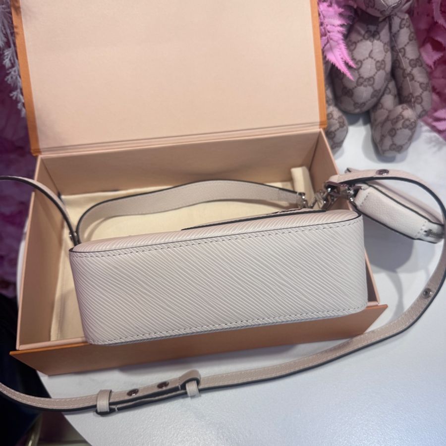 LV epi牛角包/王吉娜古董精品-4